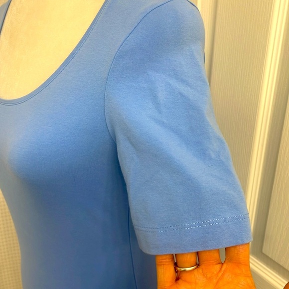 H&M Modern Classic Blue Short Sleeve Tee Scoop Neckline Stretchy Fabric Size S - Picture 3 of 11